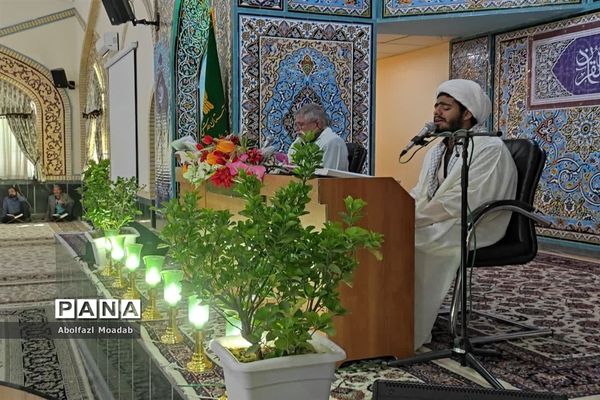 تلاوت جزء خوانی قرآن کریم در آرامگاه شهید مدرس(ره) کاشمر