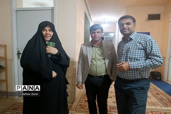 بازدید مدیرکل آموزش و پرورش و نماینده مردم شیراز در مجلس شورای اسلامی از ستاد اسکان مسافران نوروزی ناحیه چهار شیراز