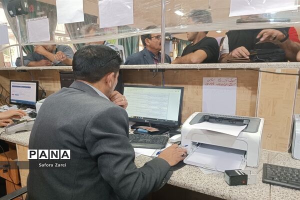 بازدید مدیرکل آموزش و پرورش و نماینده مردم شیراز در مجلس شورای اسلامی از ستاد اسکان مسافران نوروزی ناحیه چهار شیراز