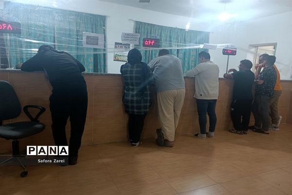 بازدید مدیرکل آموزش و پرورش و نماینده مردم شیراز در مجلس شورای اسلامی از ستاد اسکان مسافران نوروزی ناحیه چهار شیراز