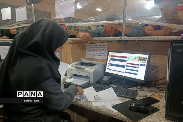 بازدید مدیرکل آموزش و پرورش و نماینده مردم شیراز در مجلس شورای اسلامی از ستاد اسکان مسافران نوروزی ناحیه چهار شیراز