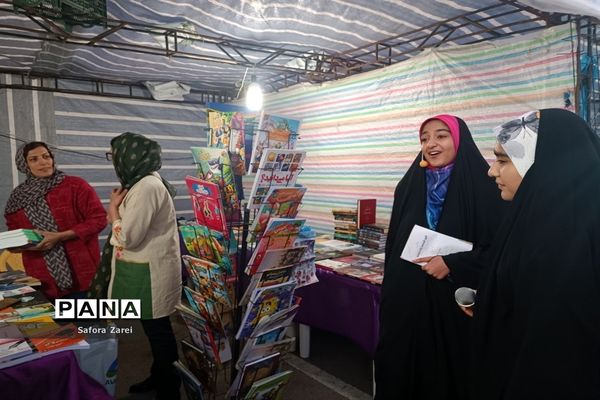 بازدید مدیرکل آموزش و پرورش و نماینده مردم شیراز در مجلس شورای اسلامی از ستاد اسکان مسافران نوروزی ناحیه چهار شیراز