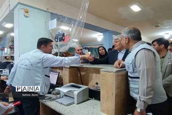 بازدید مدیرکل آموزش و پرورش و نماینده مردم شیراز در مجلس شورای اسلامی از ستاد اسکان مسافران نوروزی ناحیه چهار شیراز