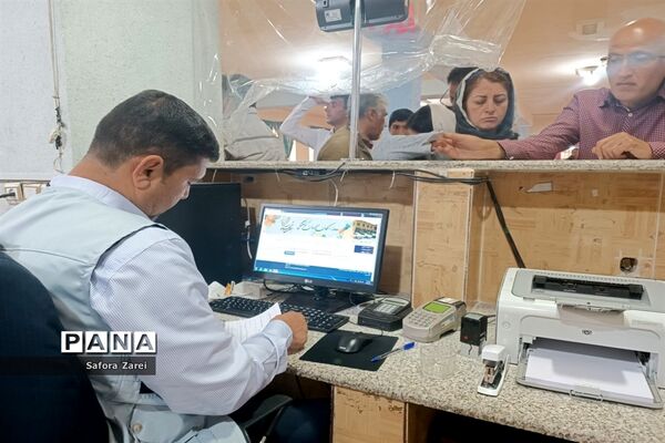 بازدید مدیرکل آموزش و پرورش و نماینده مردم شیراز در مجلس شورای اسلامی از ستاد اسکان مسافران نوروزی ناحیه چهار شیراز