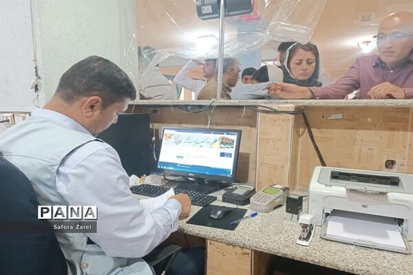 بازدید مدیرکل آموزش و پرورش و نماینده مردم شیراز در مجلس شورای اسلامی از ستاد اسکان مسافران نوروزی ناحیه چهار شیراز