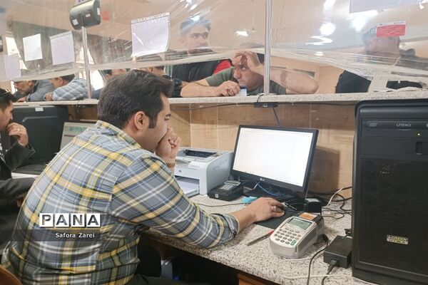 بازدید مدیرکل آموزش و پرورش و نماینده مردم شیراز در مجلس شورای اسلامی از ستاد اسکان مسافران نوروزی ناحیه چهار شیراز