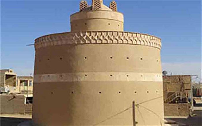 برج کبوترخانه در شهر شاپوراباد برخوار اصفهان  / فیلم