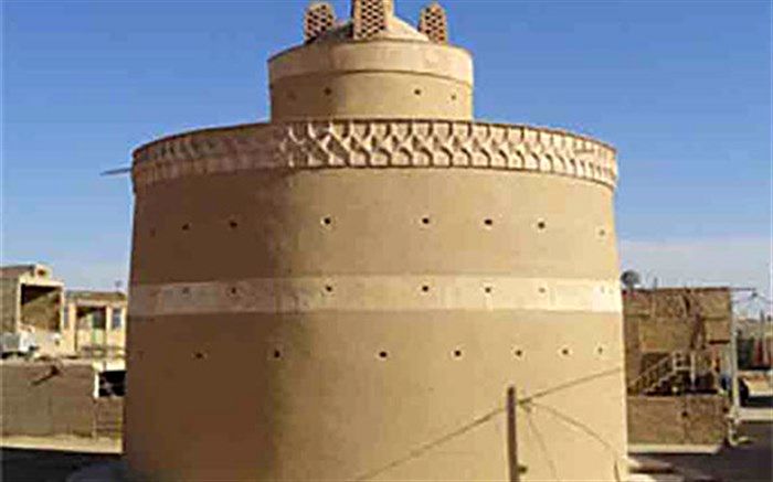 برج کبوترخانه در شهر شاپوراباد برخوار اصفهان  / فیلم