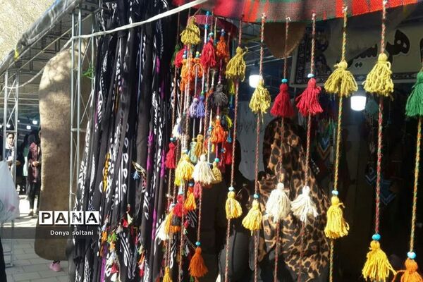 نمایشگاه نوروزی در مجموعه طاقبستان استان کرمانشاه