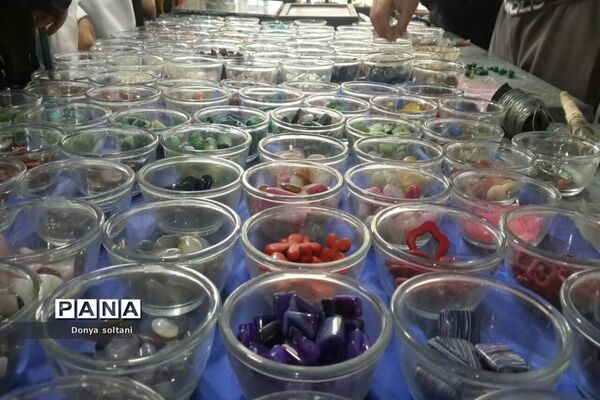 نمایشگاه نوروزی در مجموعه طاقبستان استان کرمانشاه