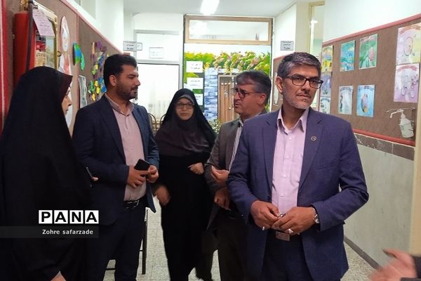 حضور معاون اداره‌کل آموزش و پرورش شهرستان‌های تهران در ایام نوروز در رودهن