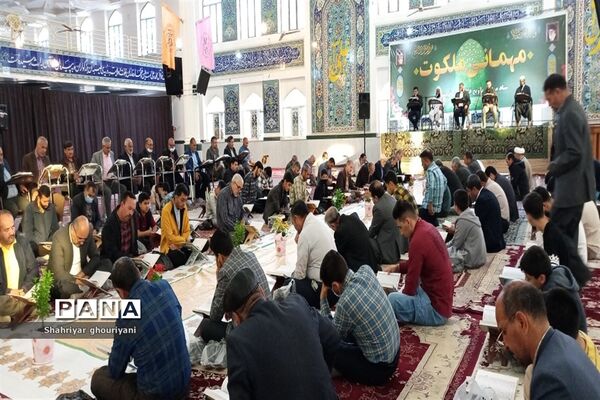 جز خوانی قرآن‌کریم به مناسبت ماه رمضان در تربت جام
