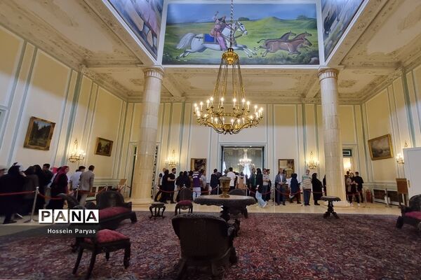 گردشگران نوروزی در مجموعه فرهنگی‌تاریخی سعدآباد