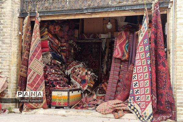 حال و هوای بهاری در بازار وکیل شیراز