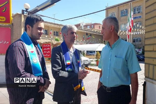 تکریم زائران نوروزی توسط مسئولان سازمان دانش‌آموزی