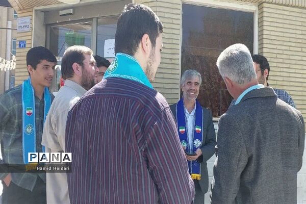 تکریم زائران نوروزی توسط مسئولان سازمان دانش‌آموزی