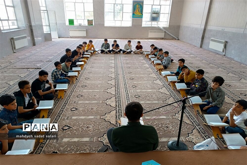 محفل قرآنی  ماه مبارک رمضان در دبستان پاسداران ناحیه یک یزد