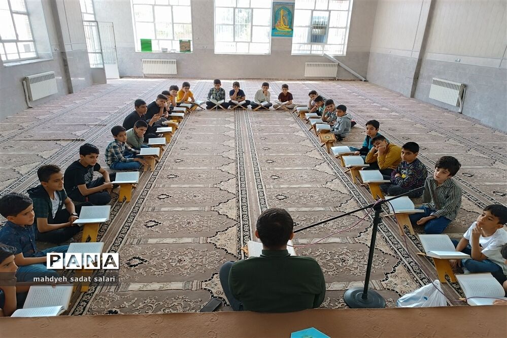 محفل قرآنی  ماه مبارک رمضان در دبستان پاسداران ناحیه یک یزد