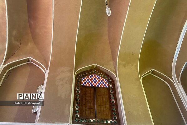 باغ دولت‌آباد، میدان امیر چخماق و هنرهای دستی شهر زیبای ایران