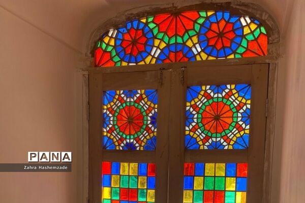 باغ دولت‌آباد، میدان امیر چخماق و هنرهای دستی شهر زیبای ایران