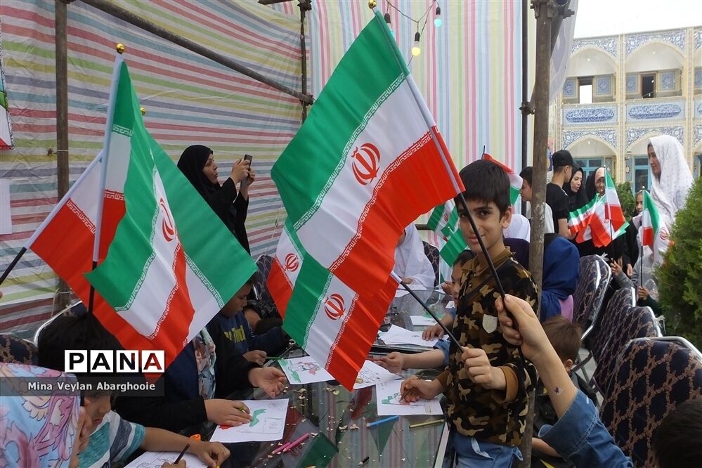 برگزاری پویش پرچم به مناسبت ۱۲ فروردین  در شهرستان پیشوا