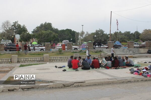 گردشگران نوروزی در ساحل بندر بوشهر