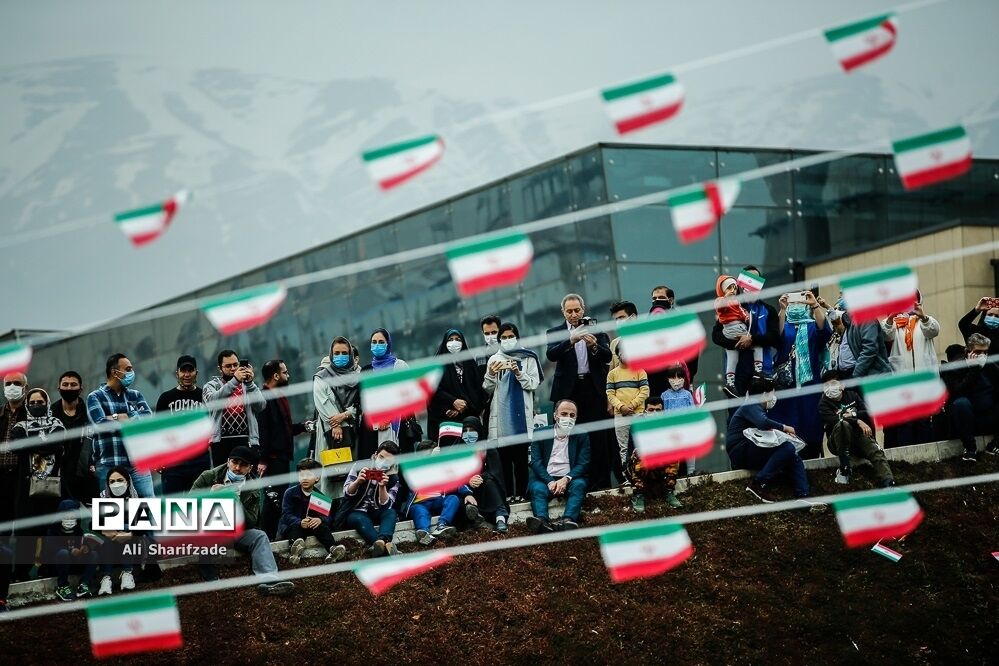 بسیج برای مردمی‌سازی اقتصاد و رفع محرومیت تلاشی مضاعف خواهد کرد