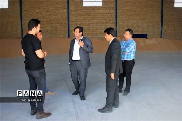 بازدید فرماندار ابرکوه از چندین واحد تولیدی در ایام عید