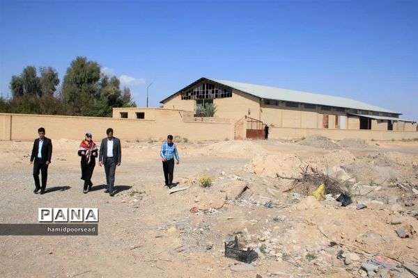 بازدید فرماندار ابرکوه از چندین واحد تولیدی در ایام عید