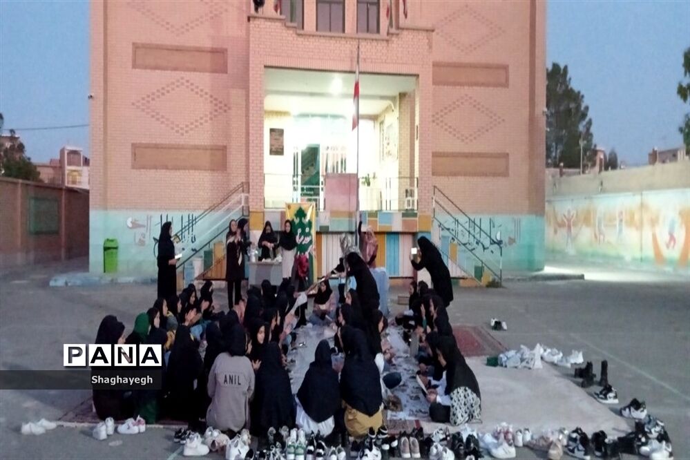 جشن ولادت امام حسن مجتبی «ع» و توزیع افطاری بین روزه‌داران در دبیرستان عدالت جوادآباد