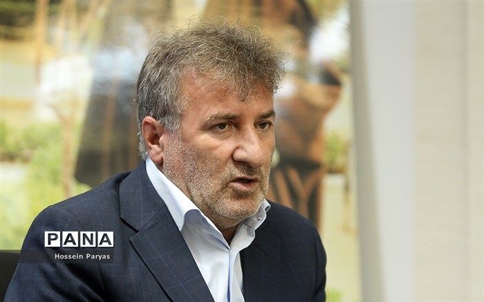 باید دستگاه‌های مسئول توجه و رسیدگی بیشتری به جایگاه معلمان داشته باشند