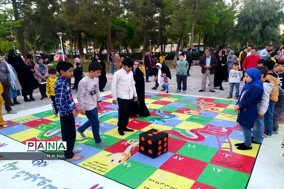 شادی‌های کودکانه نوروزی در بوستان‌های قم