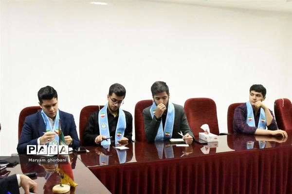 دیدار نماینده مجلس شورای اسلامی با اعضای سازمان دانش‌آموزی مازندران