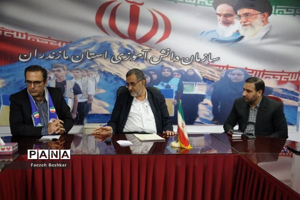 دیدار نماینده مجلس شورای اسلامی با اعضای سازمان دانش‌آموزی مازندران