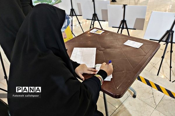 برگزاری نمایشگاه قرآن در سومین روز با حضور معاون پرورشی وزیر آموزش‌وپرورش