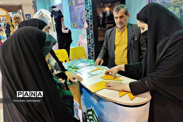 برگزاری نمایشگاه قرآن در سومین روز با حضور معاون پرورشی وزیر آموزش‌وپرورش