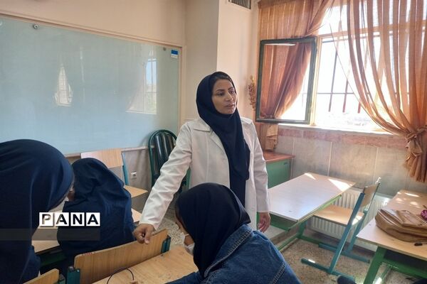 برگزاری کارگاه آموزشی علوم تجربی برای دانش‌آموزان مدرسه عدالت شهر جوادآباد