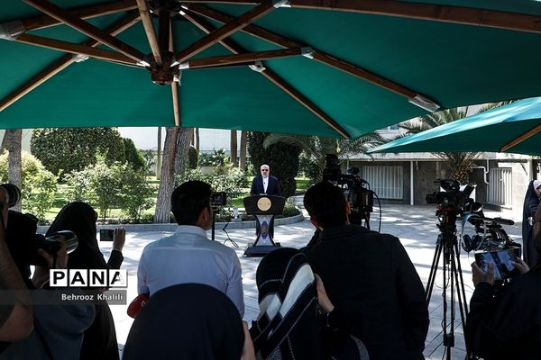 حاشیه جلسه هیات دولت