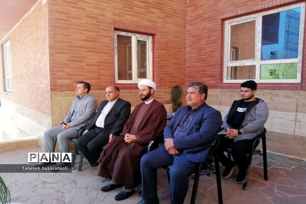 تجلیل از دانش‌آموزان برگزیده مسابقات قرآنی و فرهنگی هنری دبیرستان نبوت صفادشت