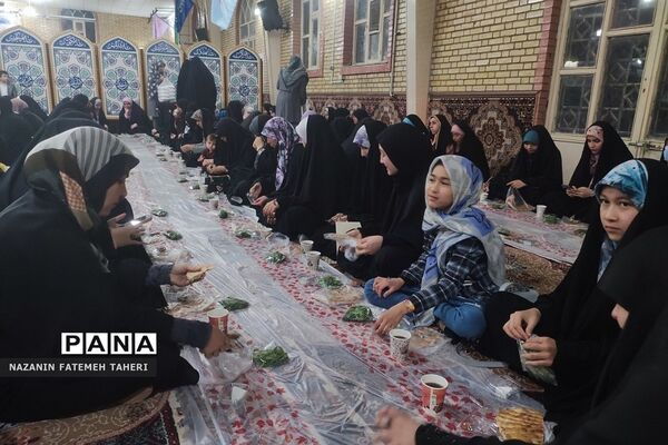 محفل انس با قرآن و تقدیر از حافظان و فعالان قرآنی در فشافویه