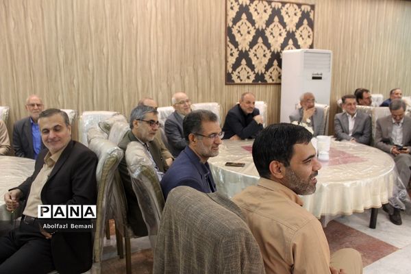 دورهمی فرهنگیان پیشکسوت استان قم در ماه مبارک رمضان