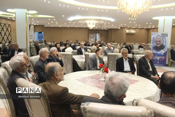دورهمی فرهنگیان پیشکسوت استان قم در ماه مبارک رمضان