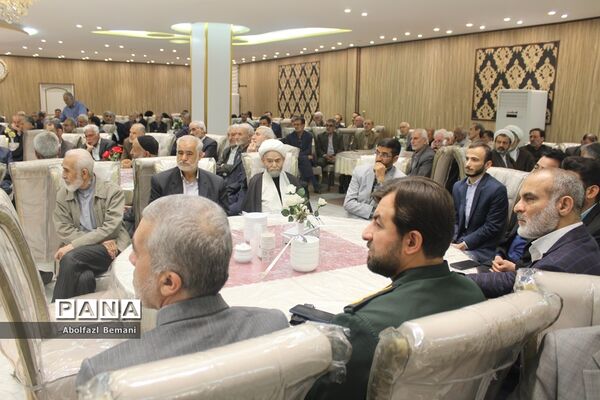 دورهمی فرهنگیان پیشکسوت استان قم در ماه مبارک رمضان
