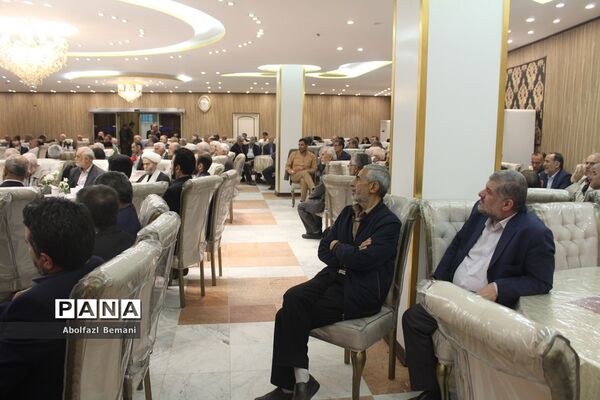 دورهمی فرهنگیان پیشکسوت استان قم در ماه مبارک رمضان