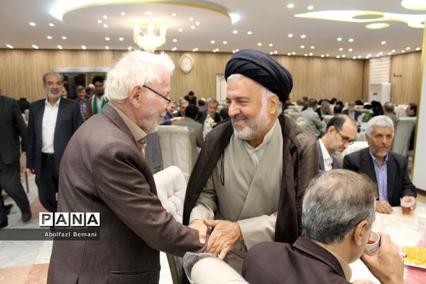 دورهمی فرهنگیان پیشکسوت استان قم در ماه مبارک رمضان