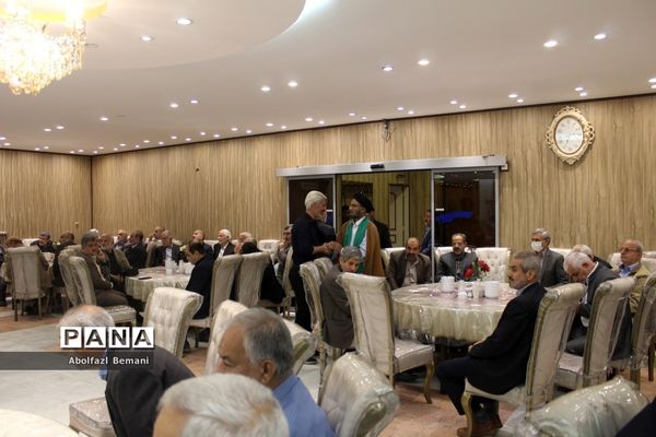 دورهمی فرهنگیان پیشکسوت استان قم در ماه مبارک رمضان