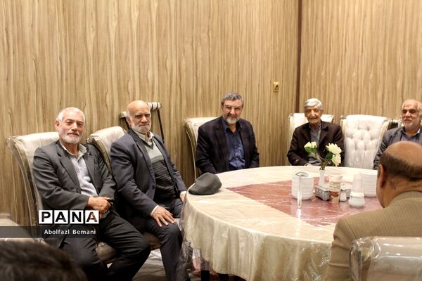 دورهمی فرهنگیان پیشکسوت استان قم در ماه مبارک رمضان