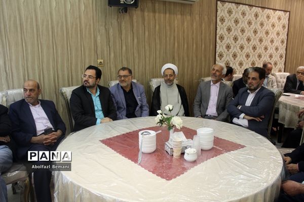 دورهمی فرهنگیان پیشکسوت استان قم در ماه مبارک رمضان