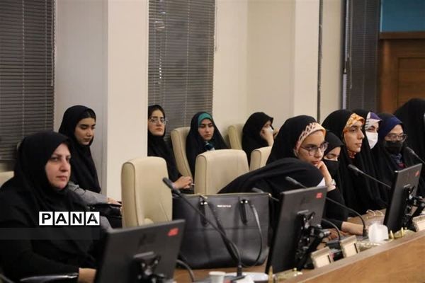 برگزاری مراسم تجلیل از اعضای گروه جهادی سازمان دانش‌آموزی استان اصفهان