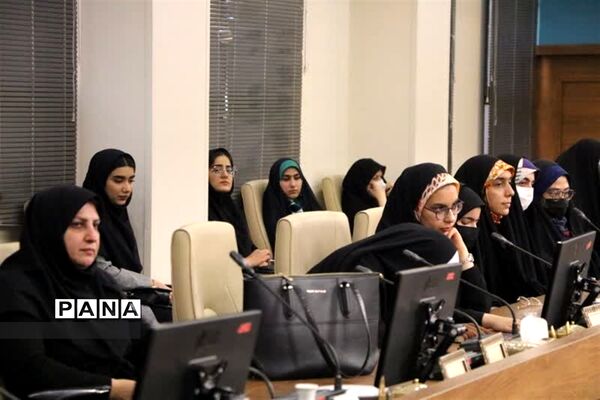 برگزاری مراسم تجلیل از اعضای گروه جهادی سازمان دانش‌آموزی استان اصفهان